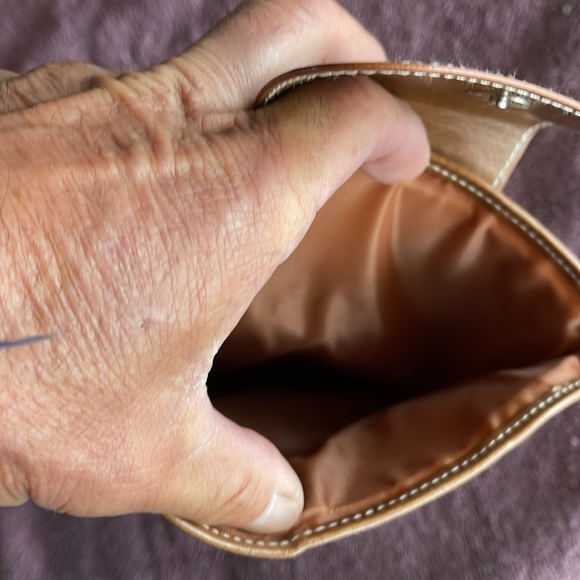 DiVOGA TABLET CASE. 8.5"x10 1/4 HOLDS UP TO 7" TABLET. PINK WITH BLACK TRIM. - Picture 5 of 9